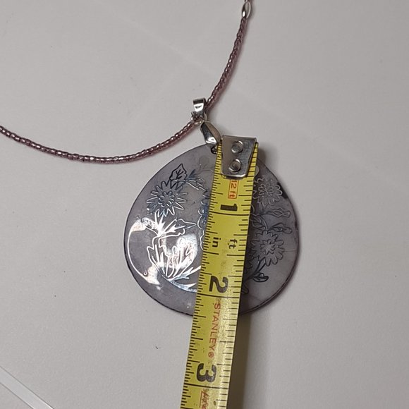 Decorative Large Shell Pendant Necklace With Flowers 21 1/4 Inches Long - Picture 7 of 12